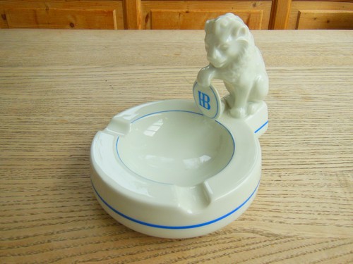 Großer aschenbecher - großer,